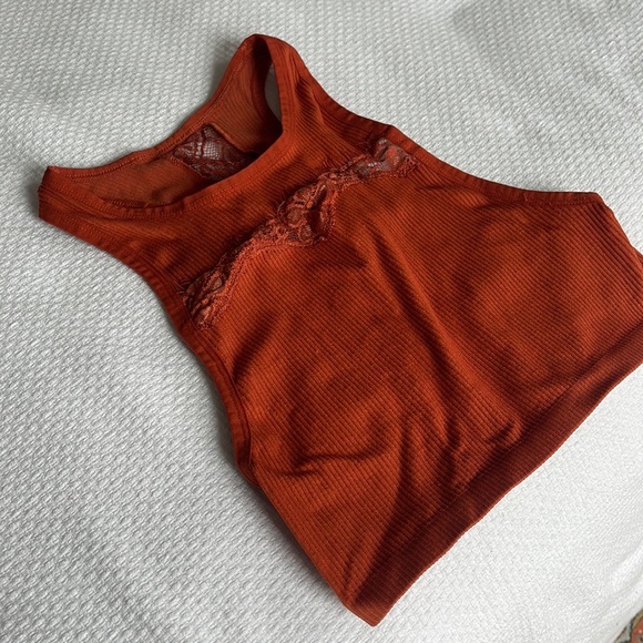 High neck cropped tank top - Picture 2 of 5